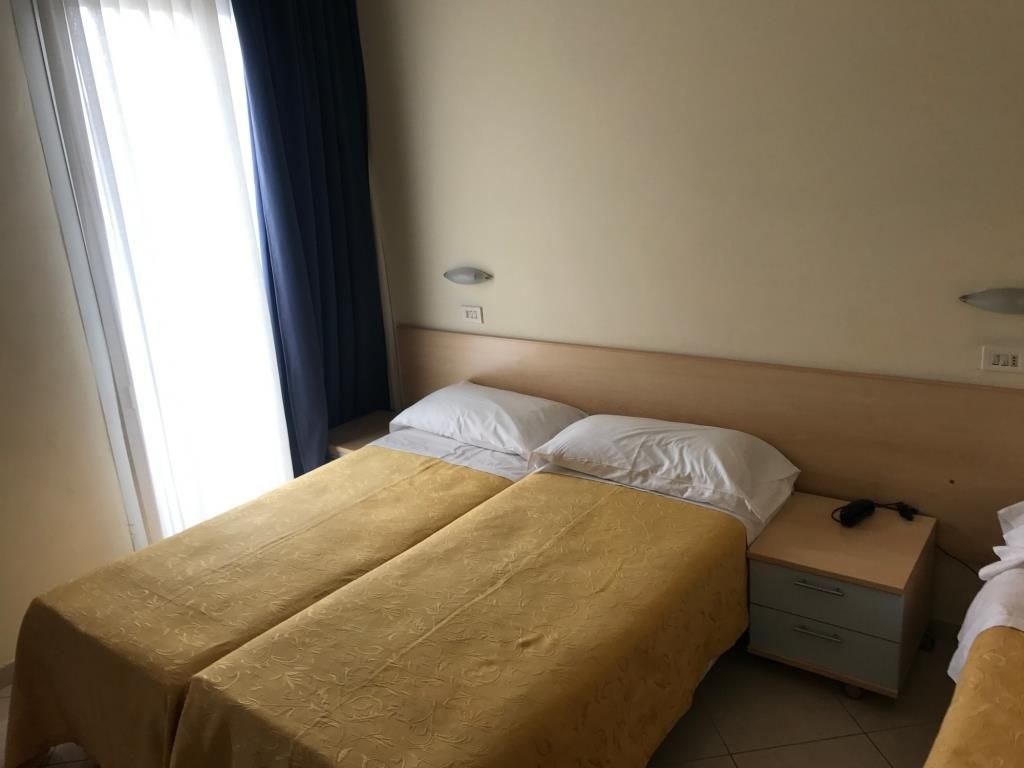 Hotel Fantasy — 3