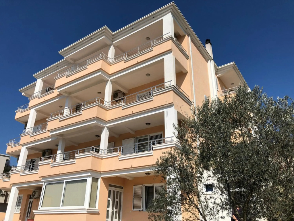 Queen Kodre Apartments
