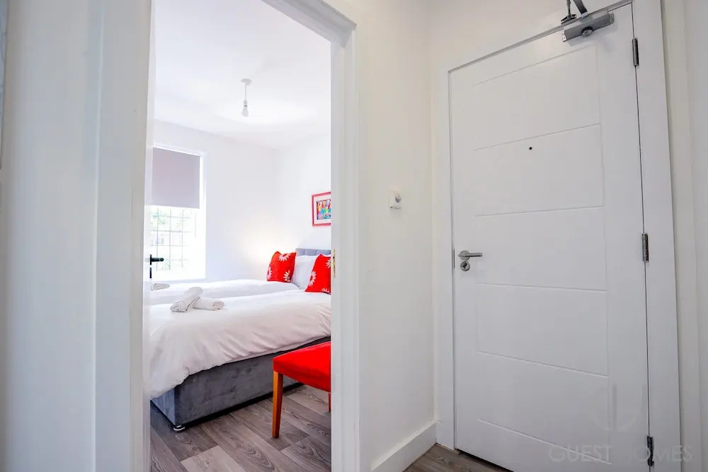 Host Stay Croydon Road Dwelling