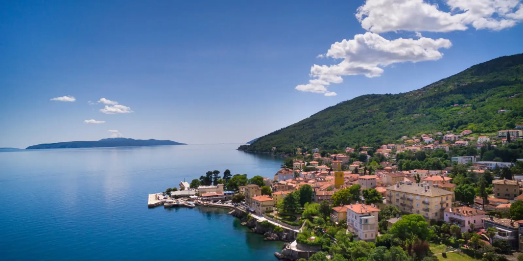 Beach & Waterfront