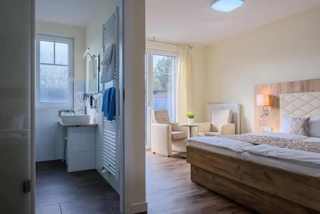 Standard Double room (full double bed)