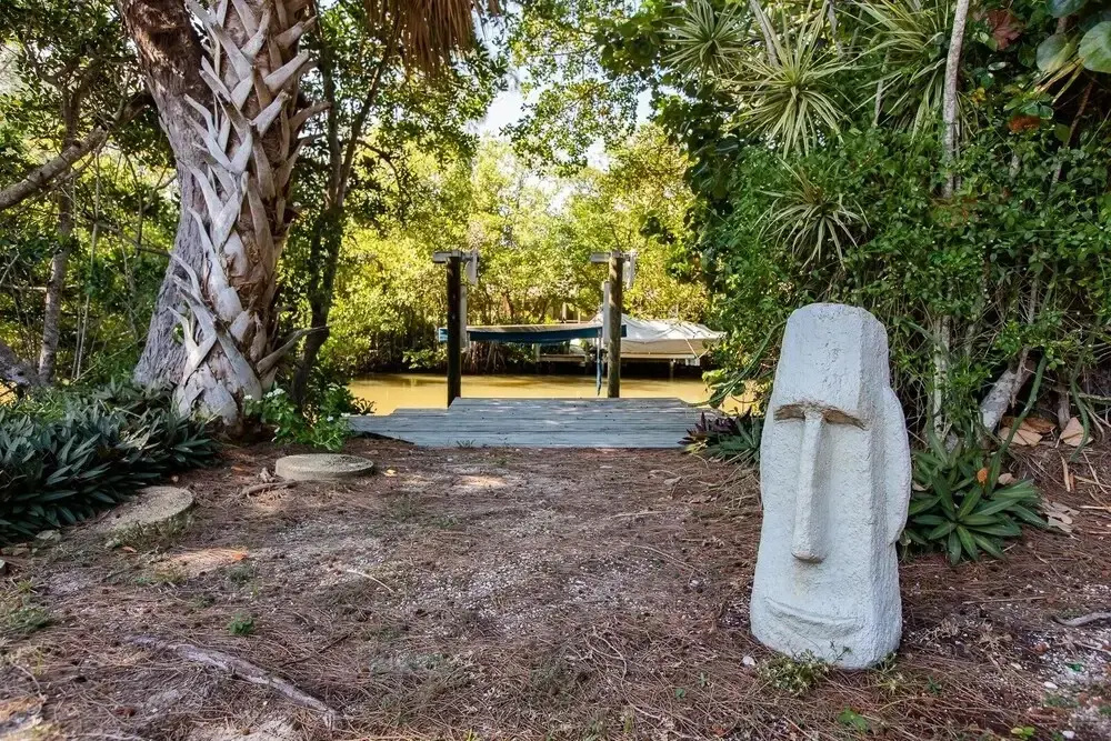 Santiva Splendor Canal Front - The Perfect Island Retreat! 3 Bedroom Home