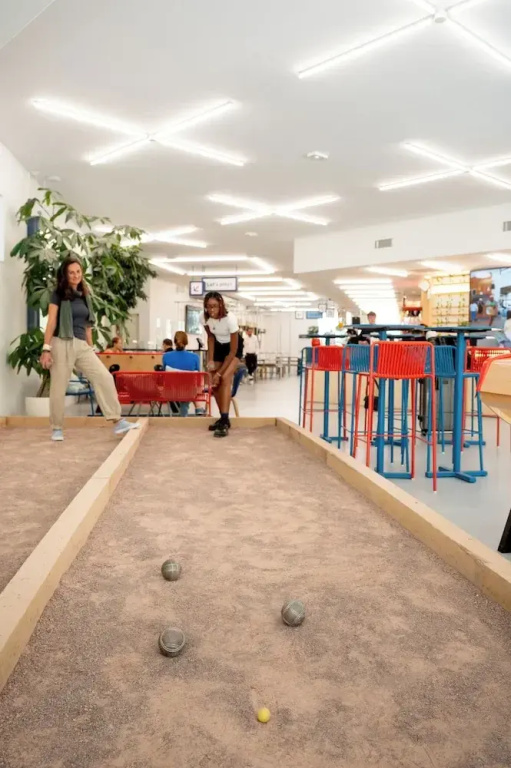 Отель Ucpa Sport Station Hostel Paris в Париже