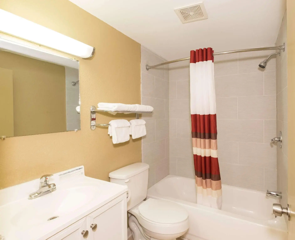 Deluxe Double room (full double bed)