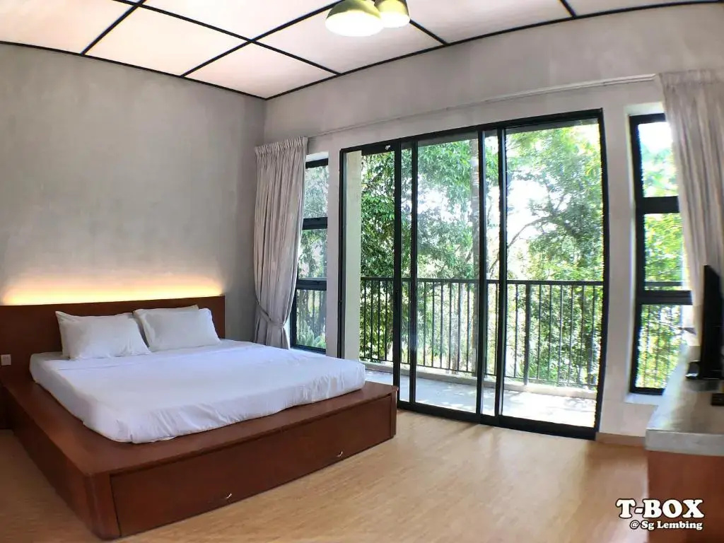 Standard Quadruple room with mountain view