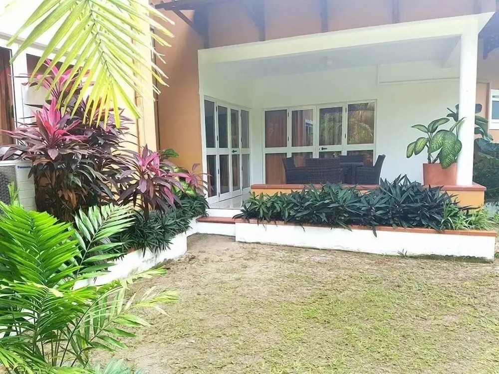 Praslin Paradise