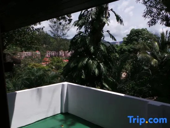 Двухместный номер Standard 2 отдельные кровати в On The Hill Karon Resort