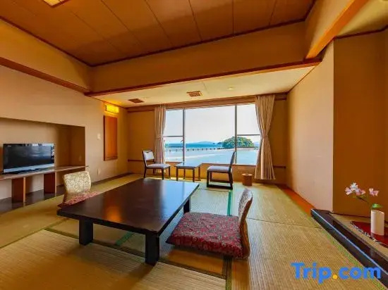 Japanese-Style room with ocean view
