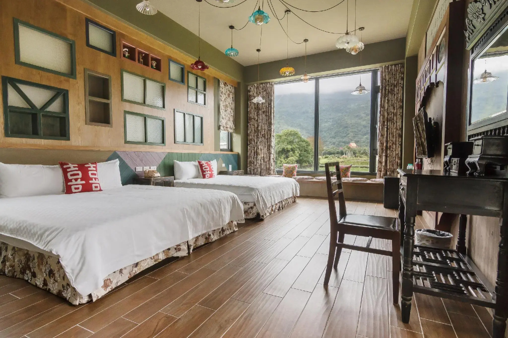Standard Quadruple room with mountain view