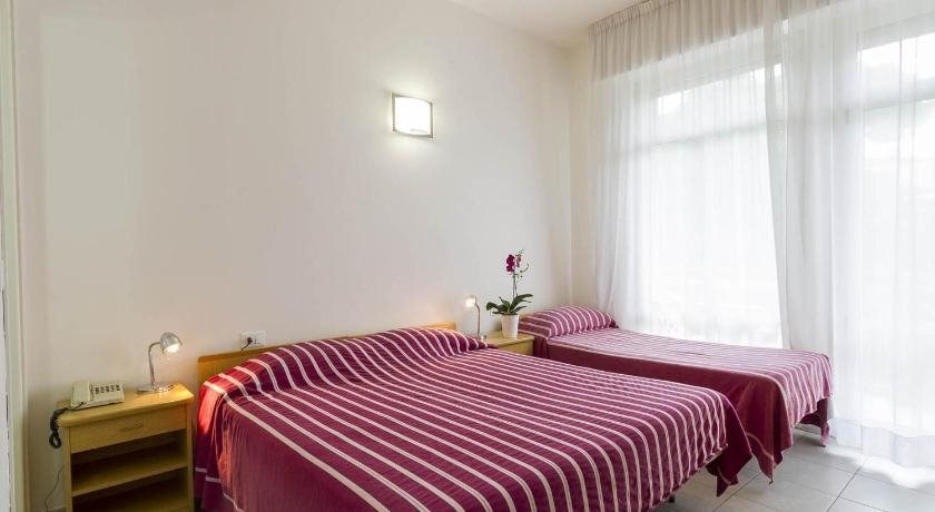Hotel Meris — 4