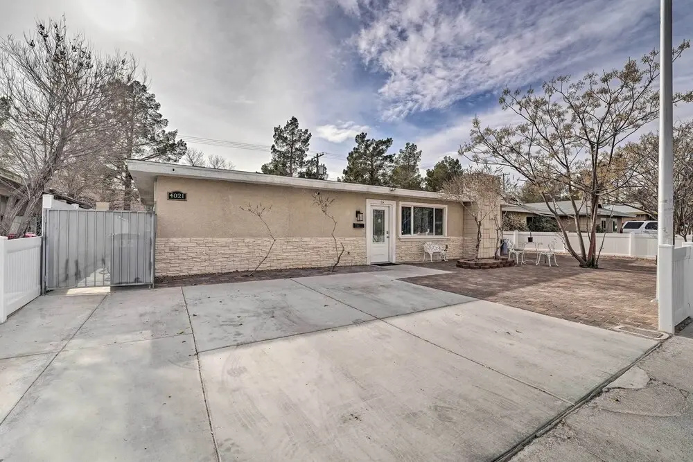 Home w/ Private Pool - Near Las Vegas Strip!