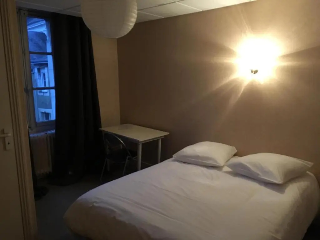 Voir la photo 2 — Hotel de la gare