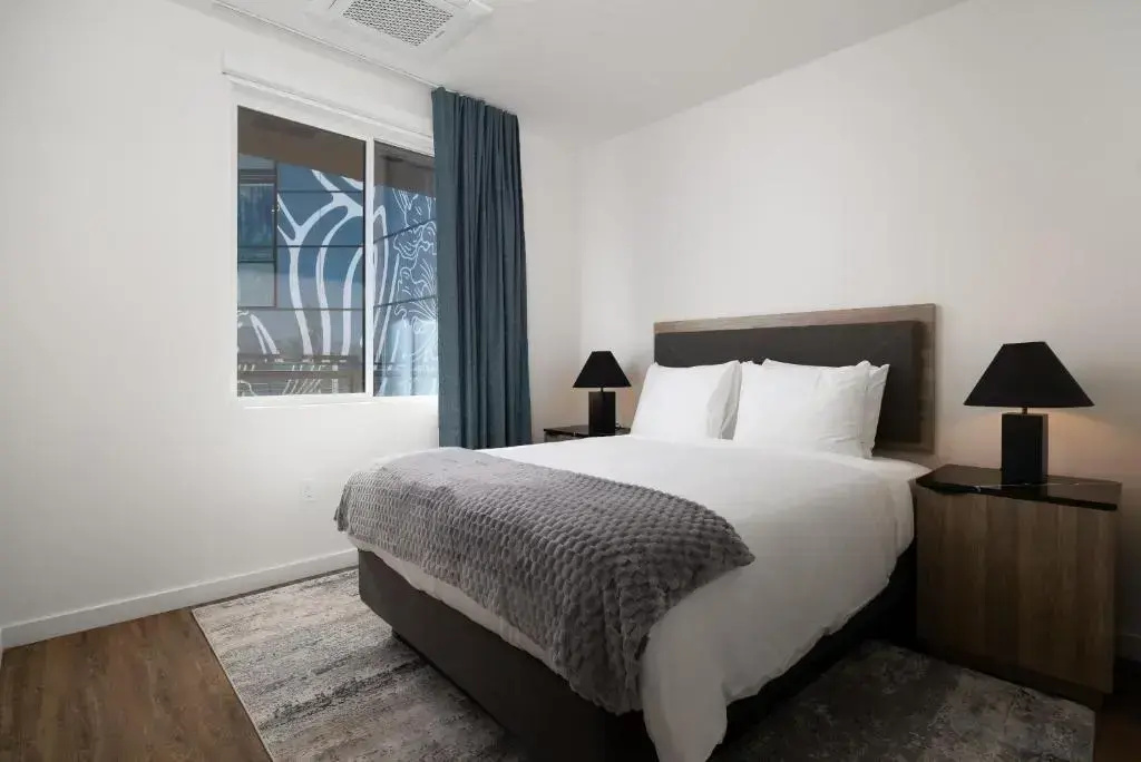 2 Bedrooms Apartment