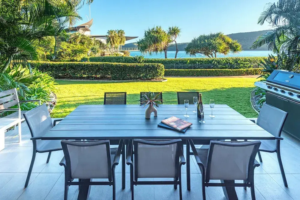 6 Yacht Club Oceanfront House On Marina  Deluxe 4 Bedroom With 2 Golf Buggies