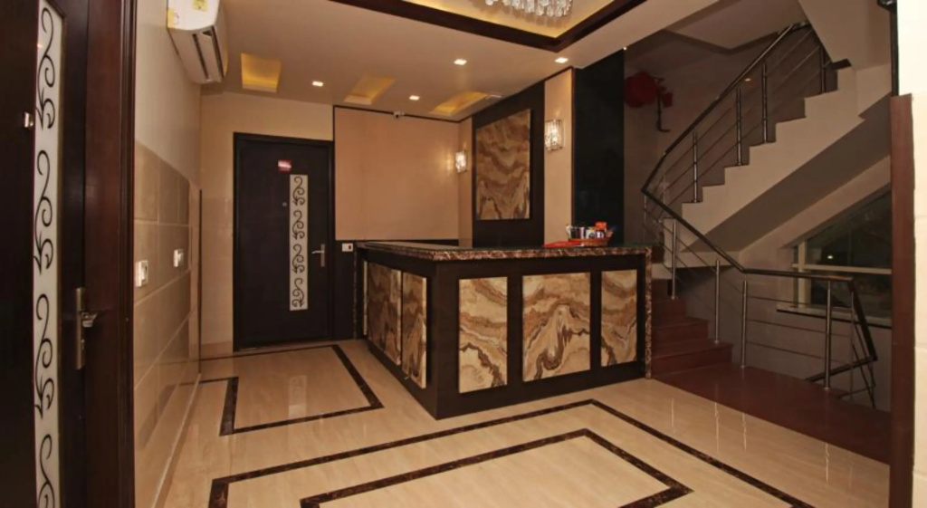 Lobby & Reception
