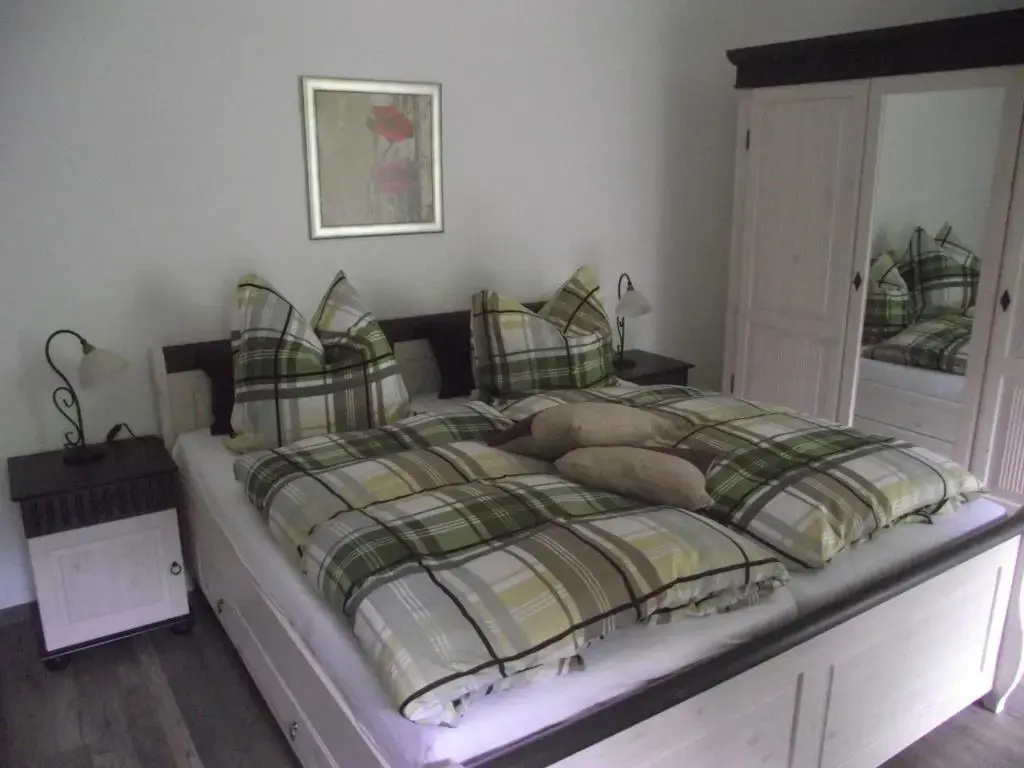 Standard Double room with balcony (full double bed)