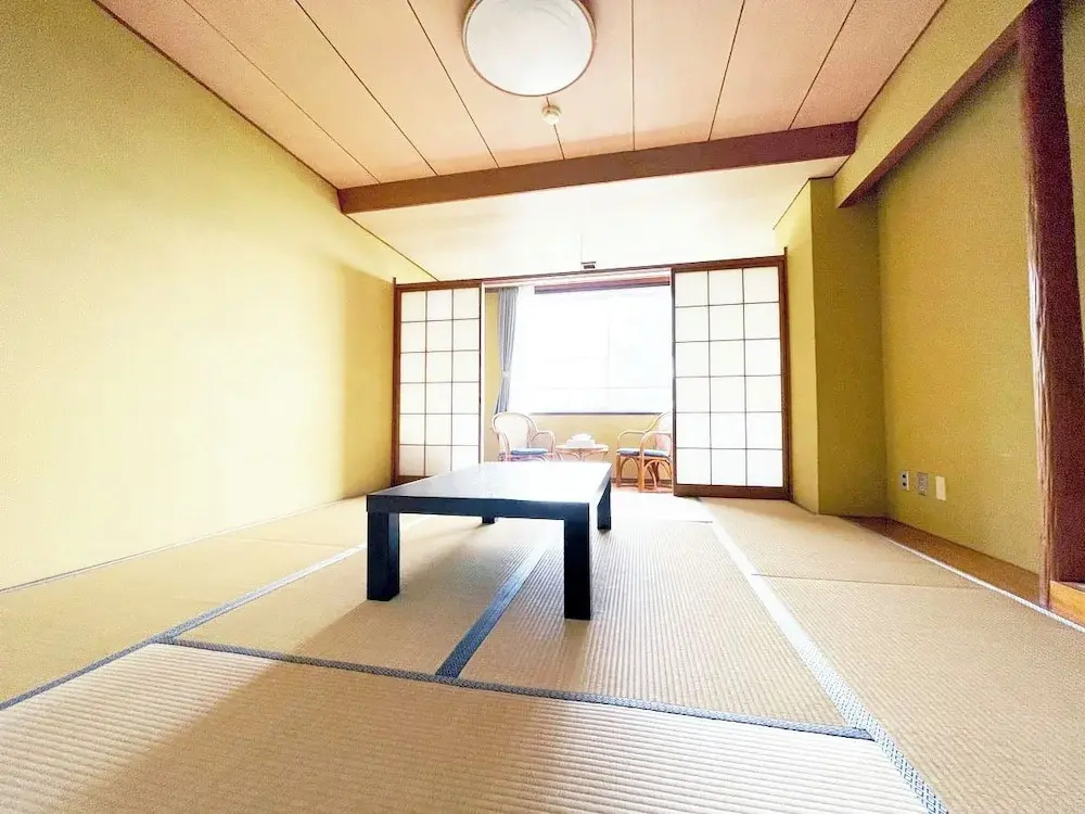 Economy room