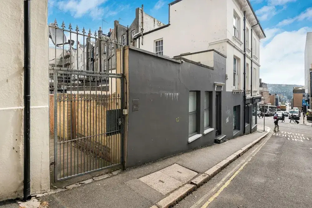Brighton Courtyard boutique