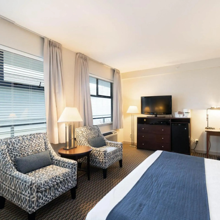 Ocean Promenade Hotel
