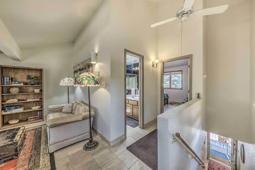 Cozy Cloudcroft Townhome ~ 1 Mi to Burro Ave! - фото 4