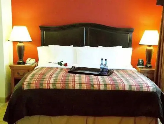 Homewood Suites by Hilton at The Waterfront - Chambres