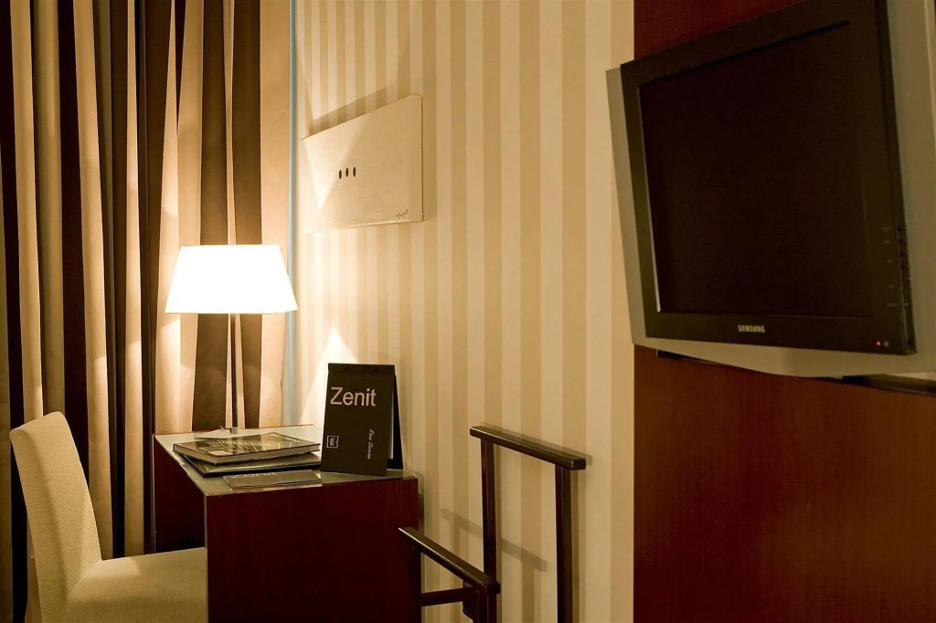 Hotel photo 12