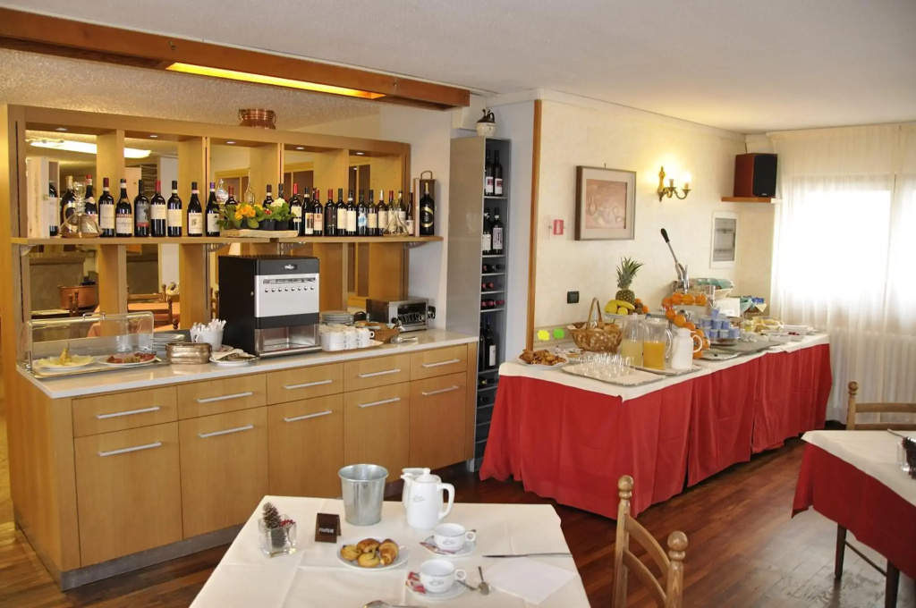 Hotel photo 12