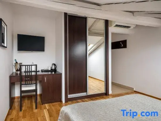 Standard Double Attic room (full double bed)