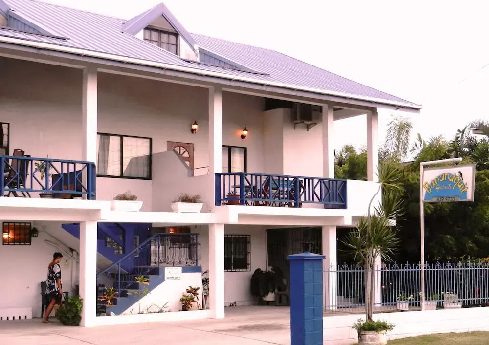Bananaquit Apartments