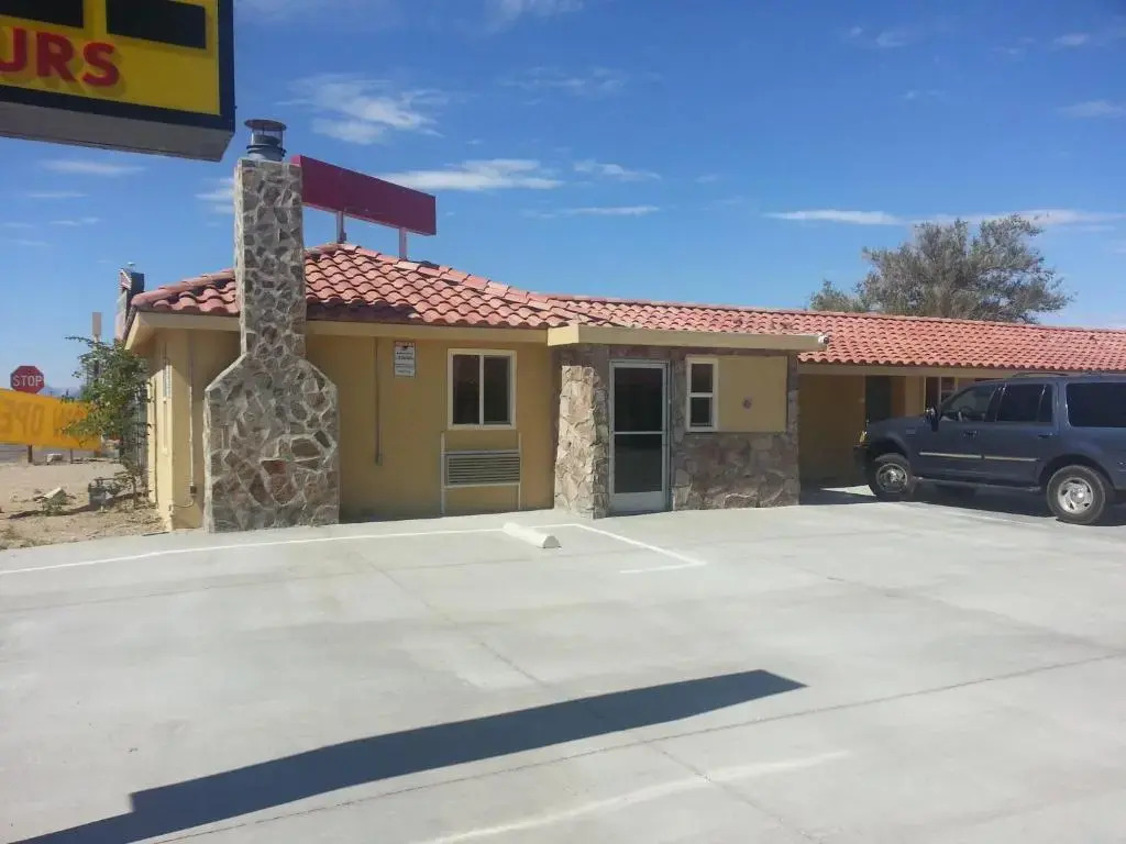 Mayfair Motel — фото