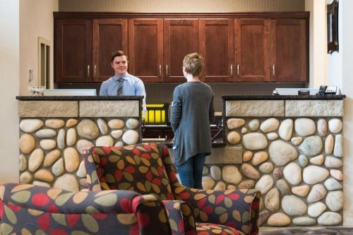 Cobble Creek Lodge by null