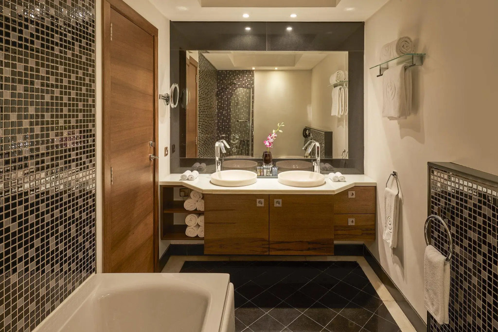 Safir Fintas Kuwait Hotel - фото 8