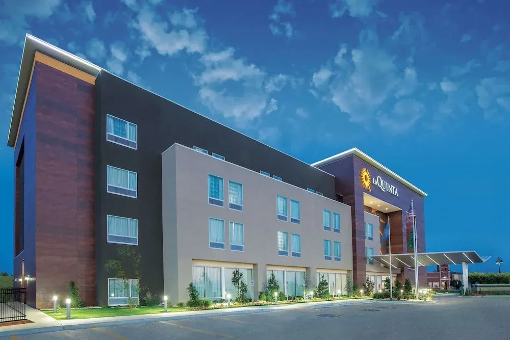 La Quinta Inn & Suites Tulsa Broken Arrow