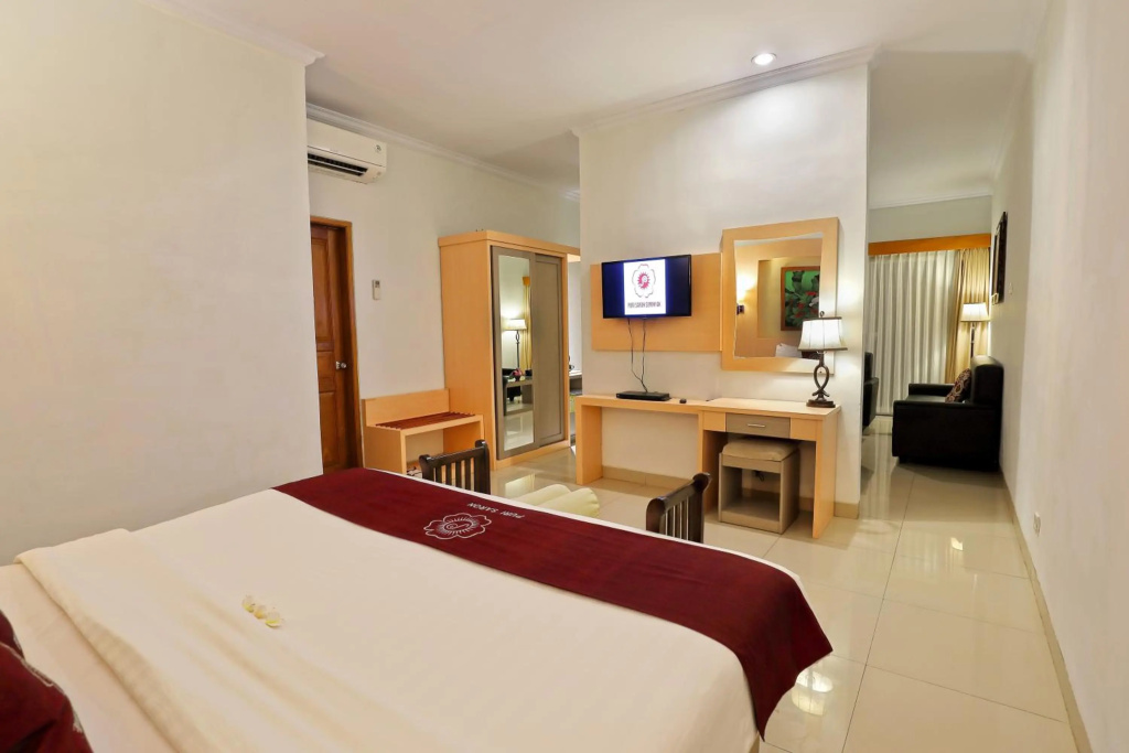 Отель Puri Saron Seminyak в Куте
