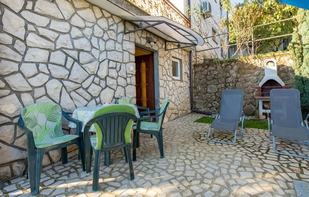 Amazing Apartment in Lovran With 1 Bedrooms