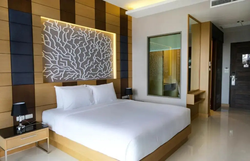 Pool Access Double room (full double bed)