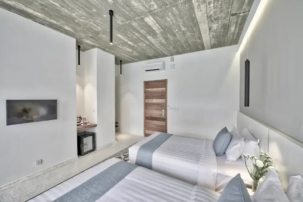 Standard Double room with pool view (twin beds)