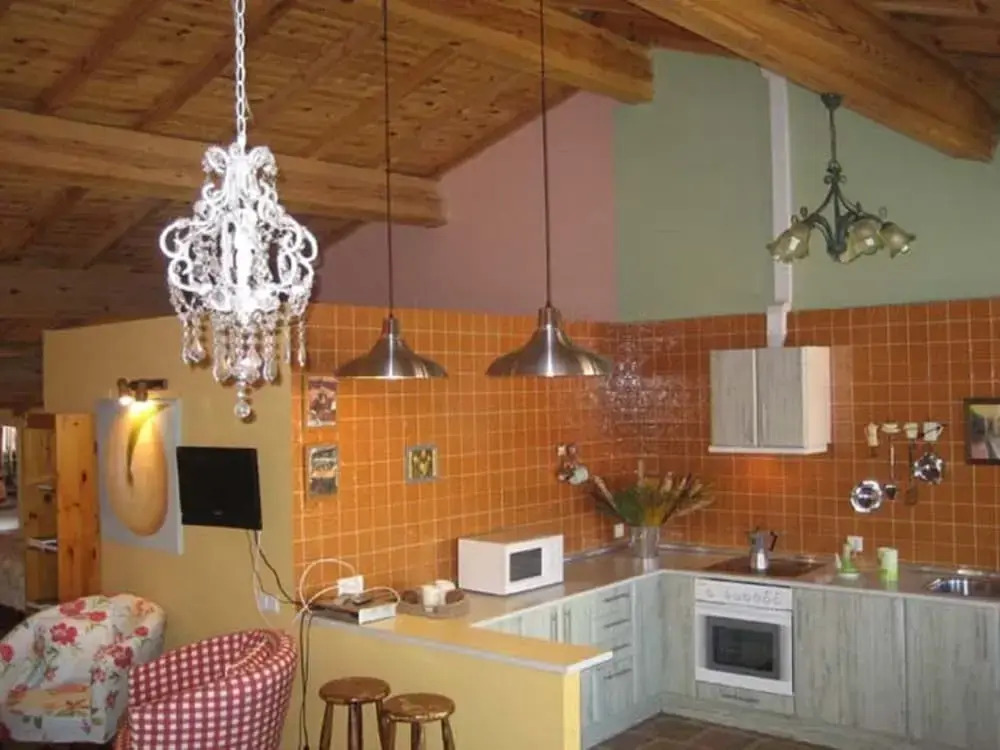 5 Bedrooms Triple Cottage with balcony