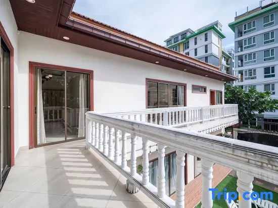 5 BR Pool Villa Jacuzzi 900 m beach 2 km walking street