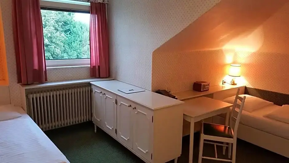 Hotel Hohenstauffen - Chambres