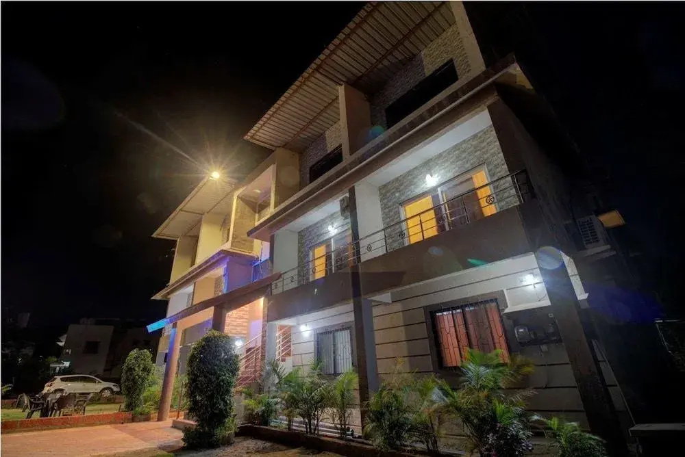 Paradise Inn