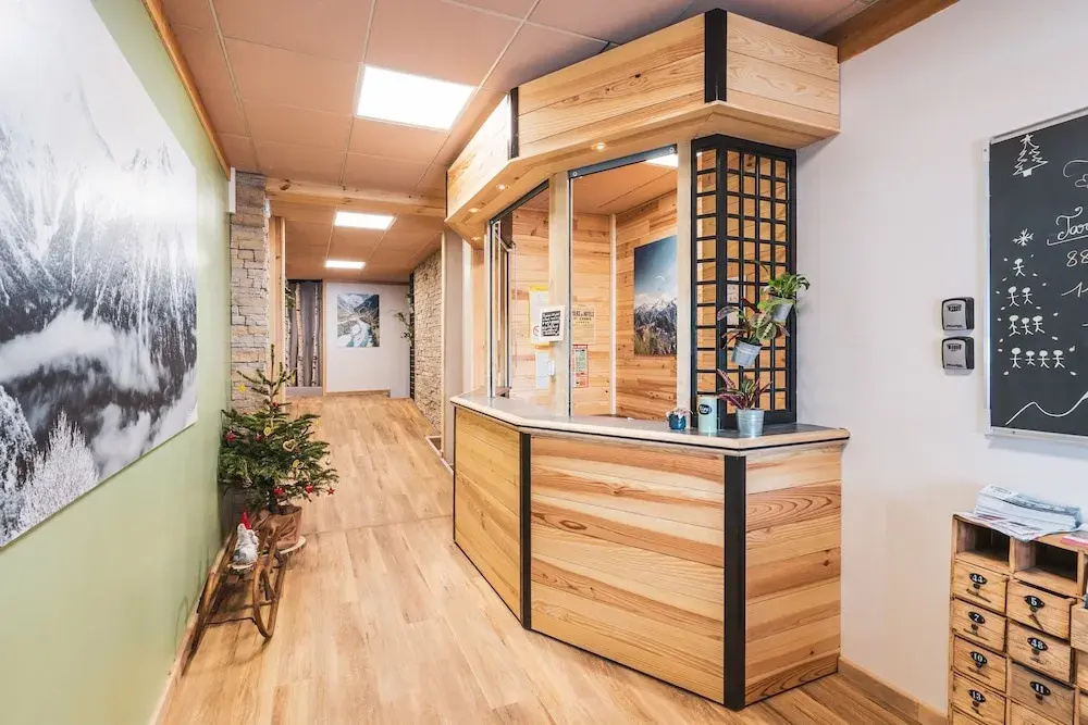 Lobby & Reception