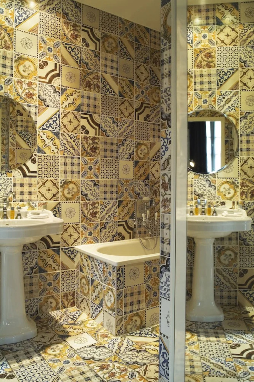 Hôtel du Petit Moulin, Haute Couture hotel by Lacroix 56