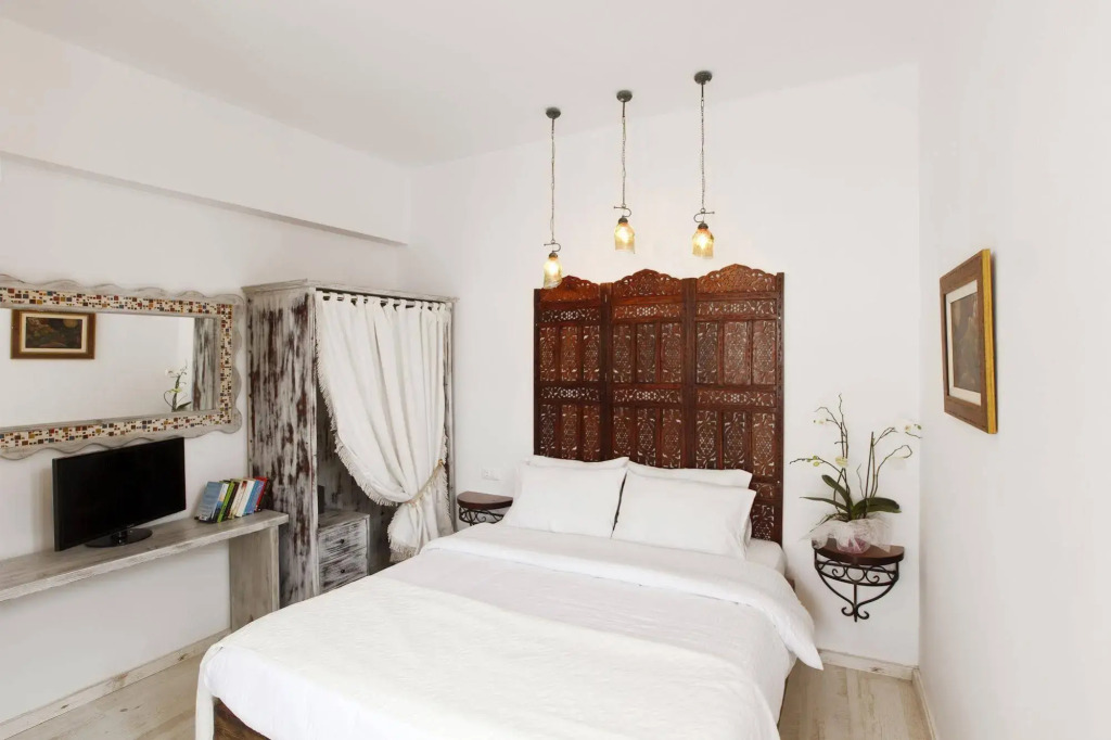 F Charm Hotel by null