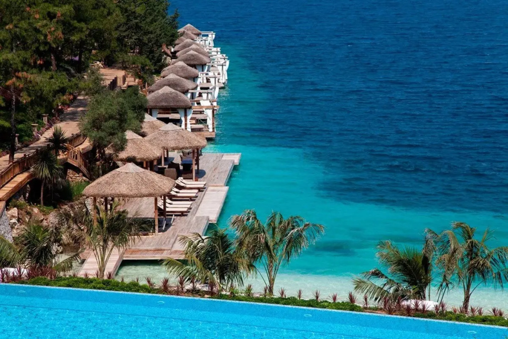 Beach & Waterfront