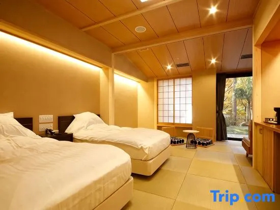 Double Suite with garden view (twin beds)