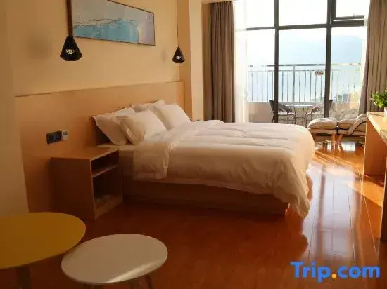 Deluxe Double room with balcony (full double bed)