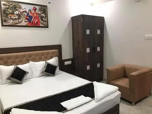 Aastha Inn by FabHotel