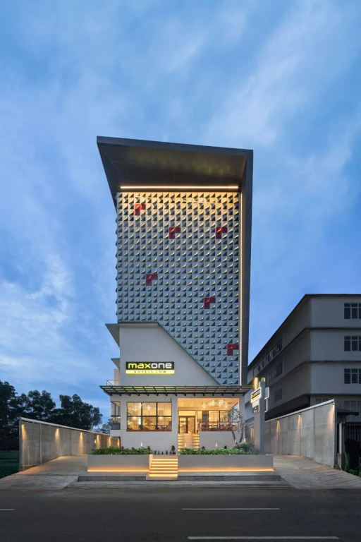 Maxonehotels.Com @ Kota Harapan Indah Bekasi