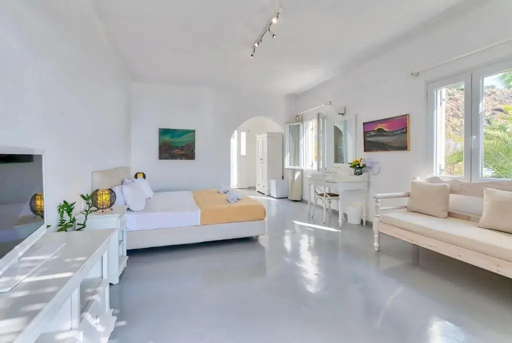Deluxe Double room with balcony and with sea view (full double bed)